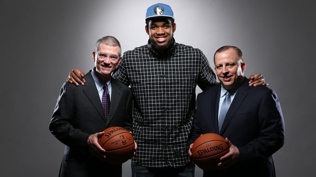 karl-anthony_towns_wolves_.jpg